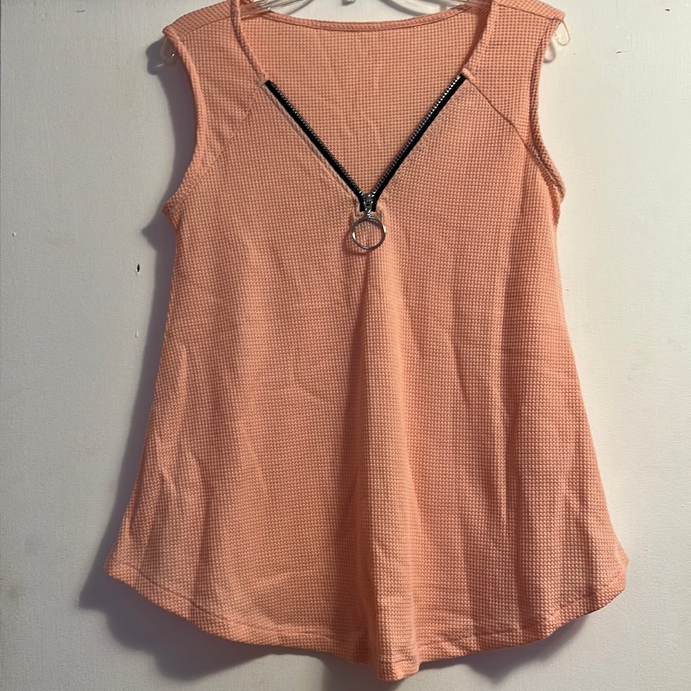 NWOT Coral Tank